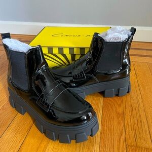 *NEVER BEEN WORN* CircusNY Patent leather Boots